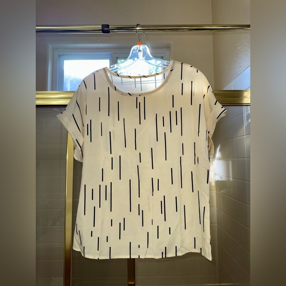 Cream Short Sleeve Blouse with Abstract Pattern